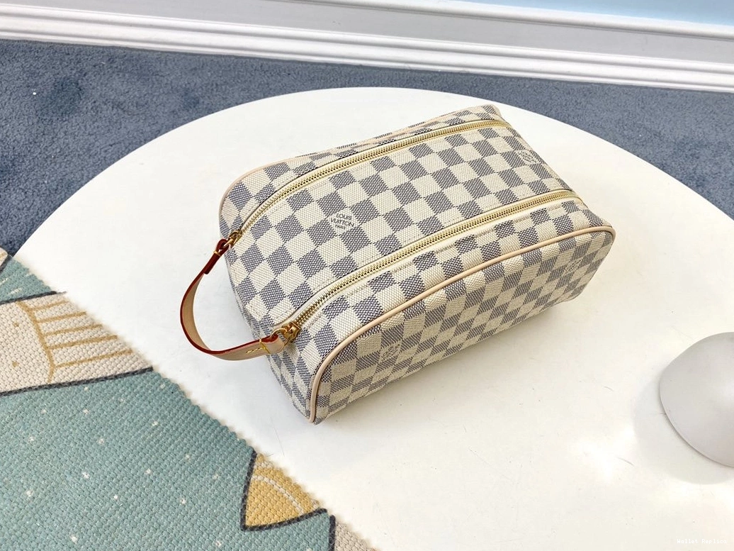 Affordable VUITTON TOILETRY BAG LOUIS 0821